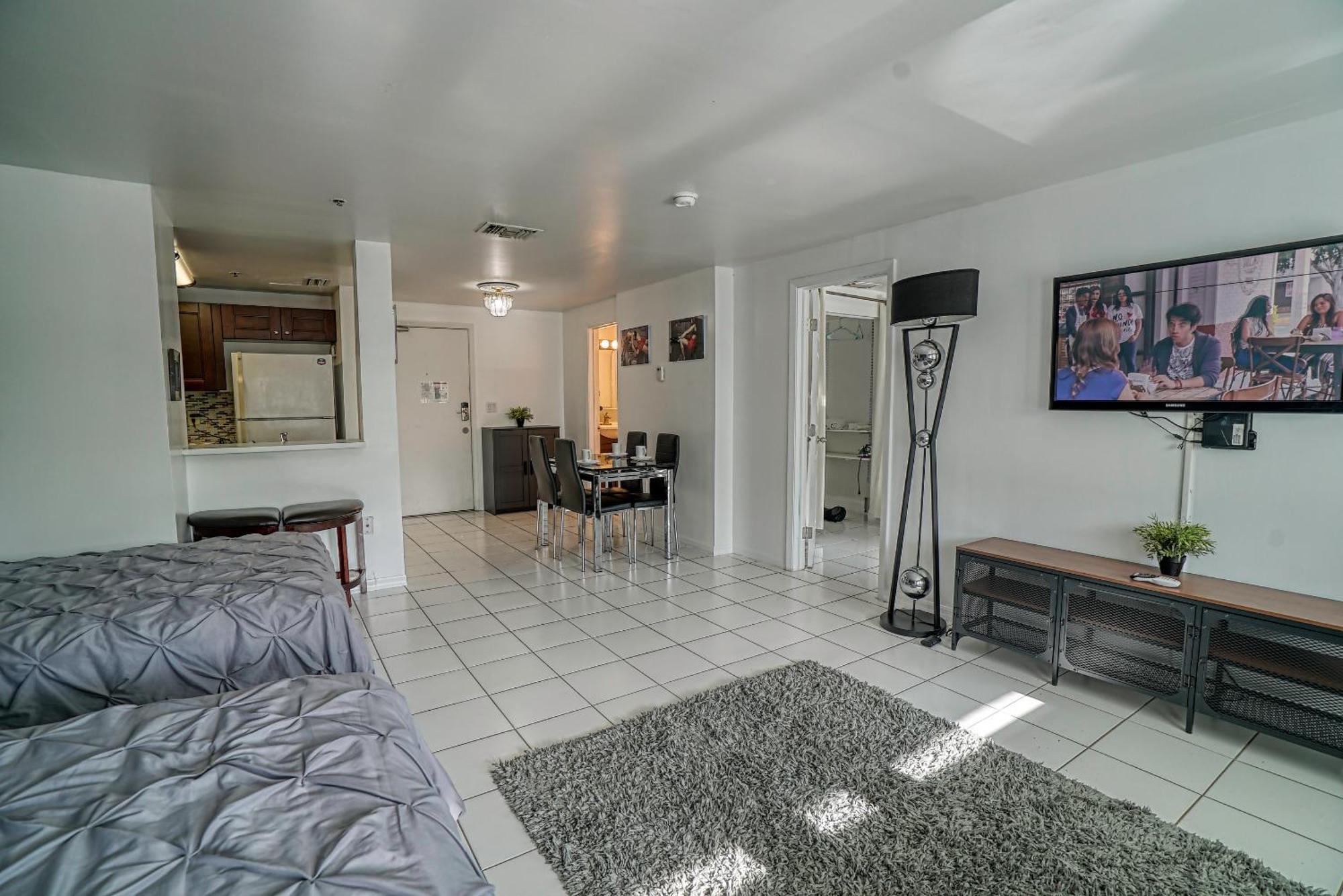 Apartahotel Deluxe And At The Casablanca Miami Beach